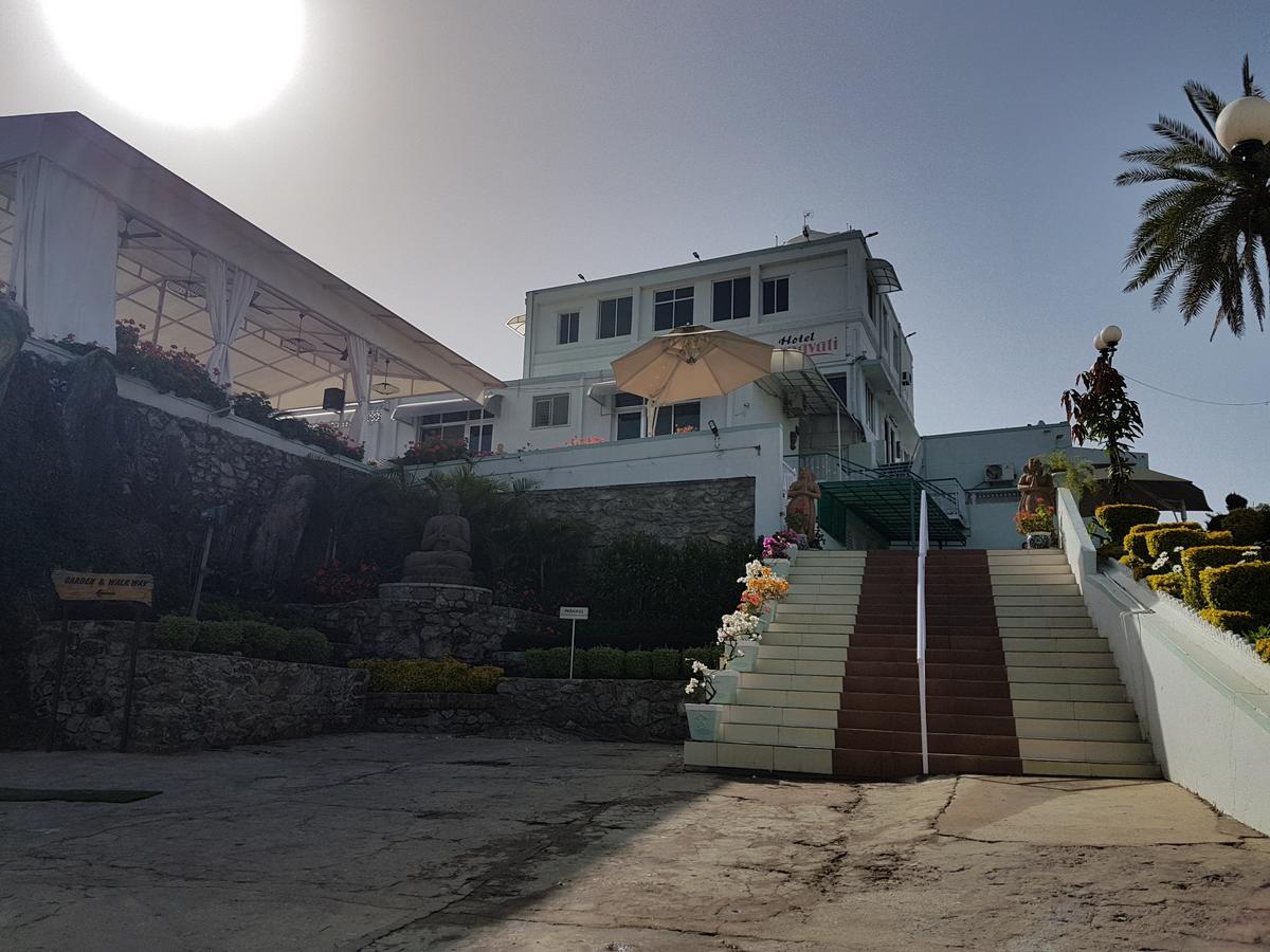 โรงแรมคาร์นาวาตี เมาท์อาบู ภายนอก รูปภาพ